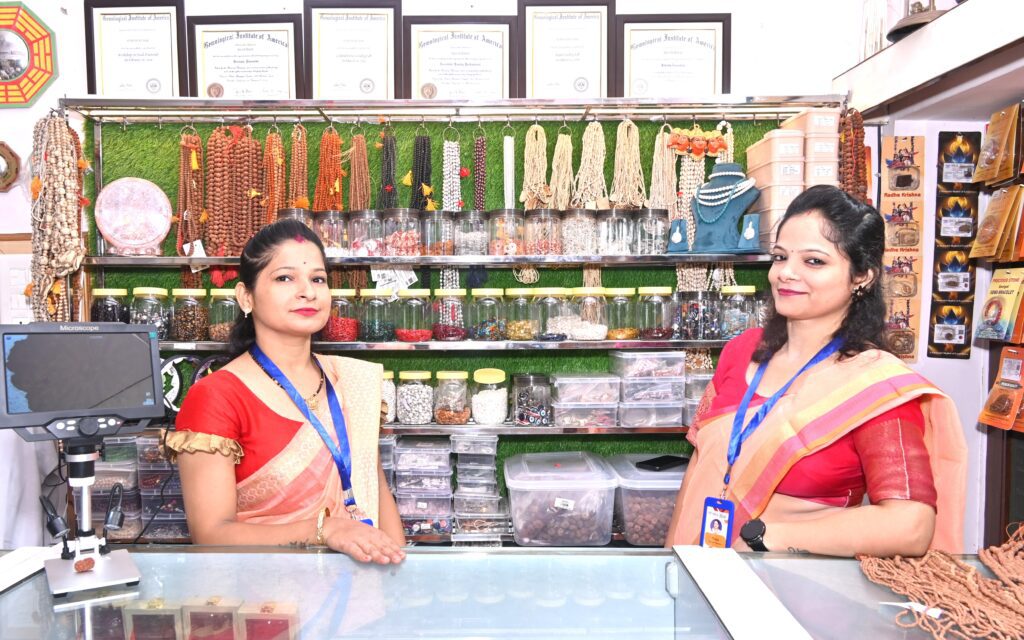 Office ke andar ka ek chhota sa jhalak."